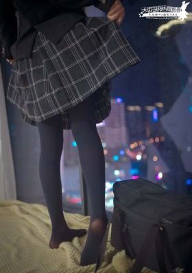 黑丝袜高跟美女呻吟_BD英语全集免费观看
