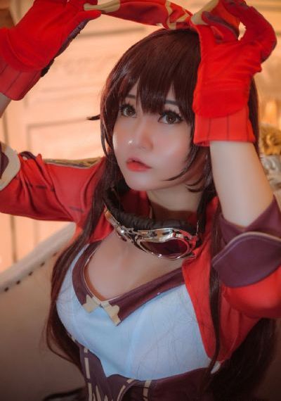 皇后颤抖双乳呻吟求欢_剧情片完整版观看